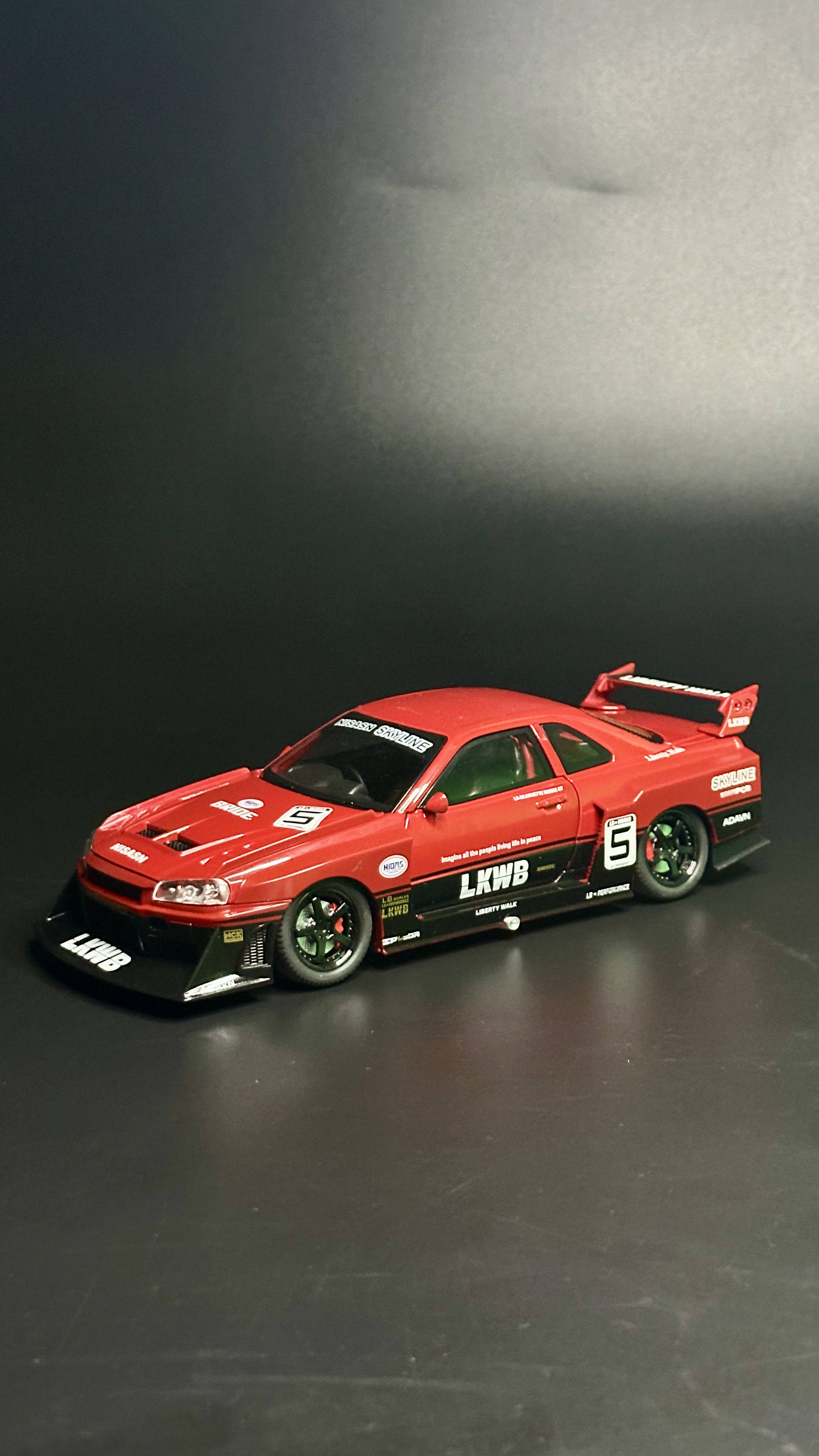 NISSAN SKYLINE (1901-411 WH) 1