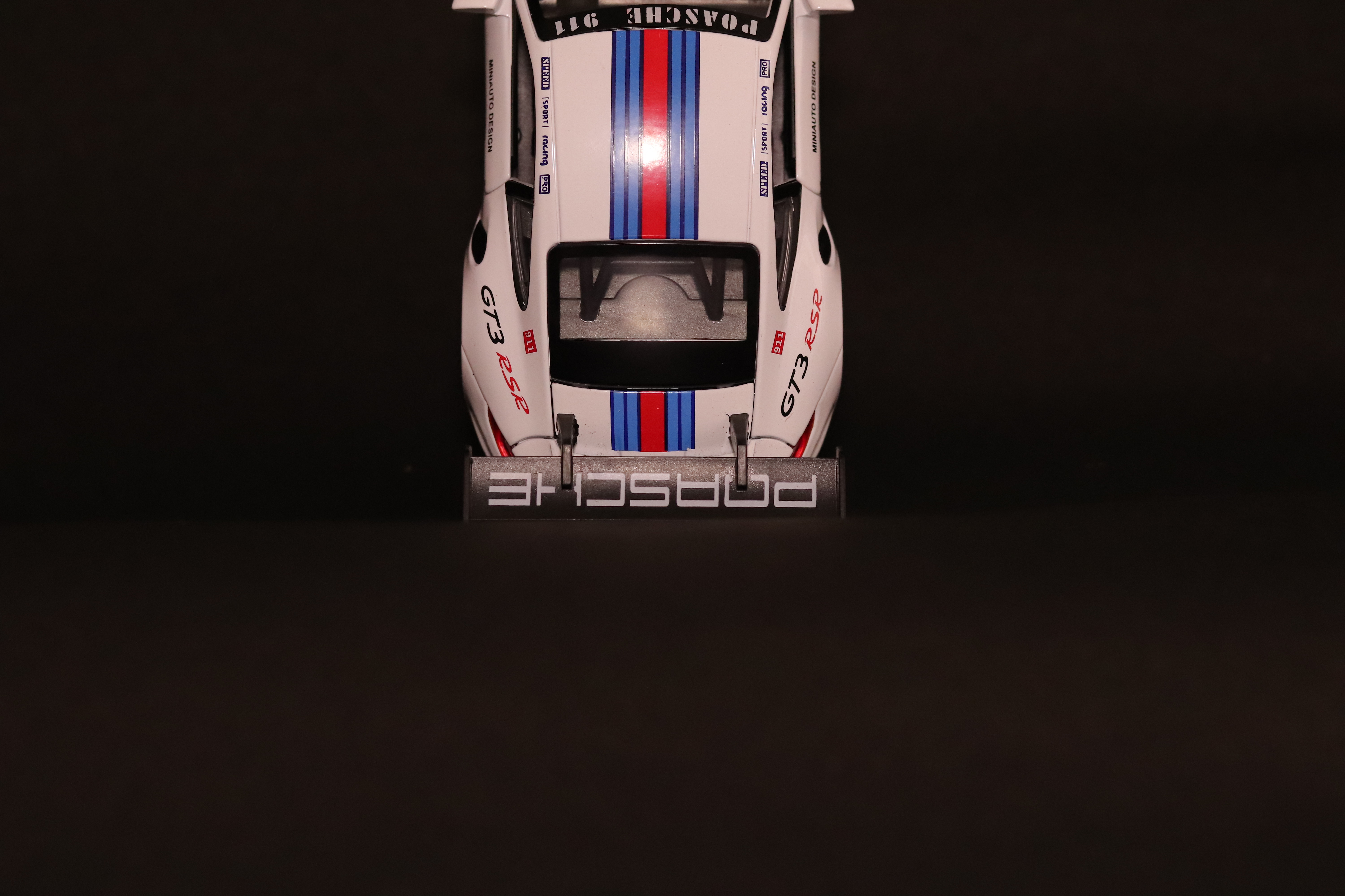 PORSCHE 911 GTR RS (A1268-LMI-C8803) 3