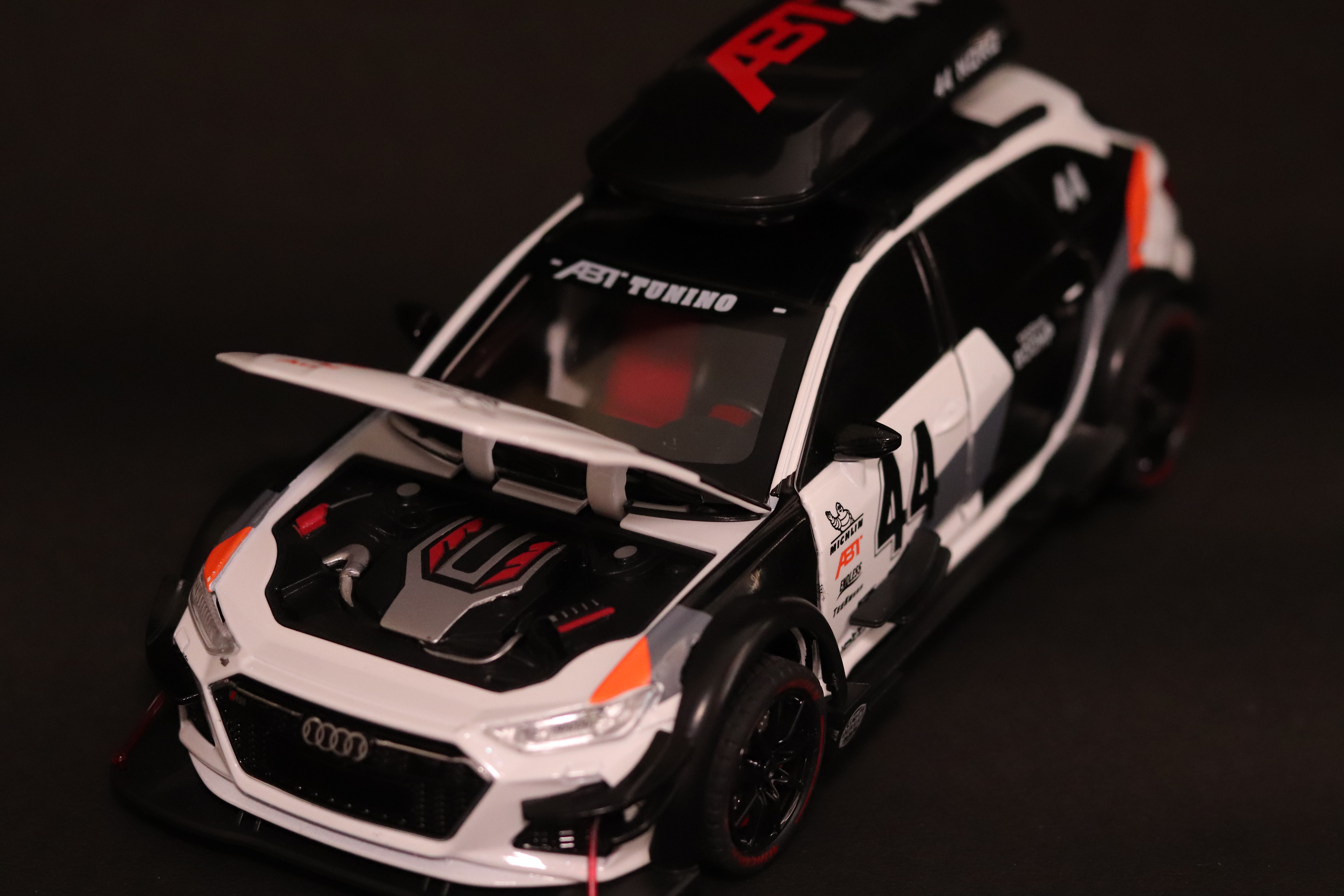 Audi 4
