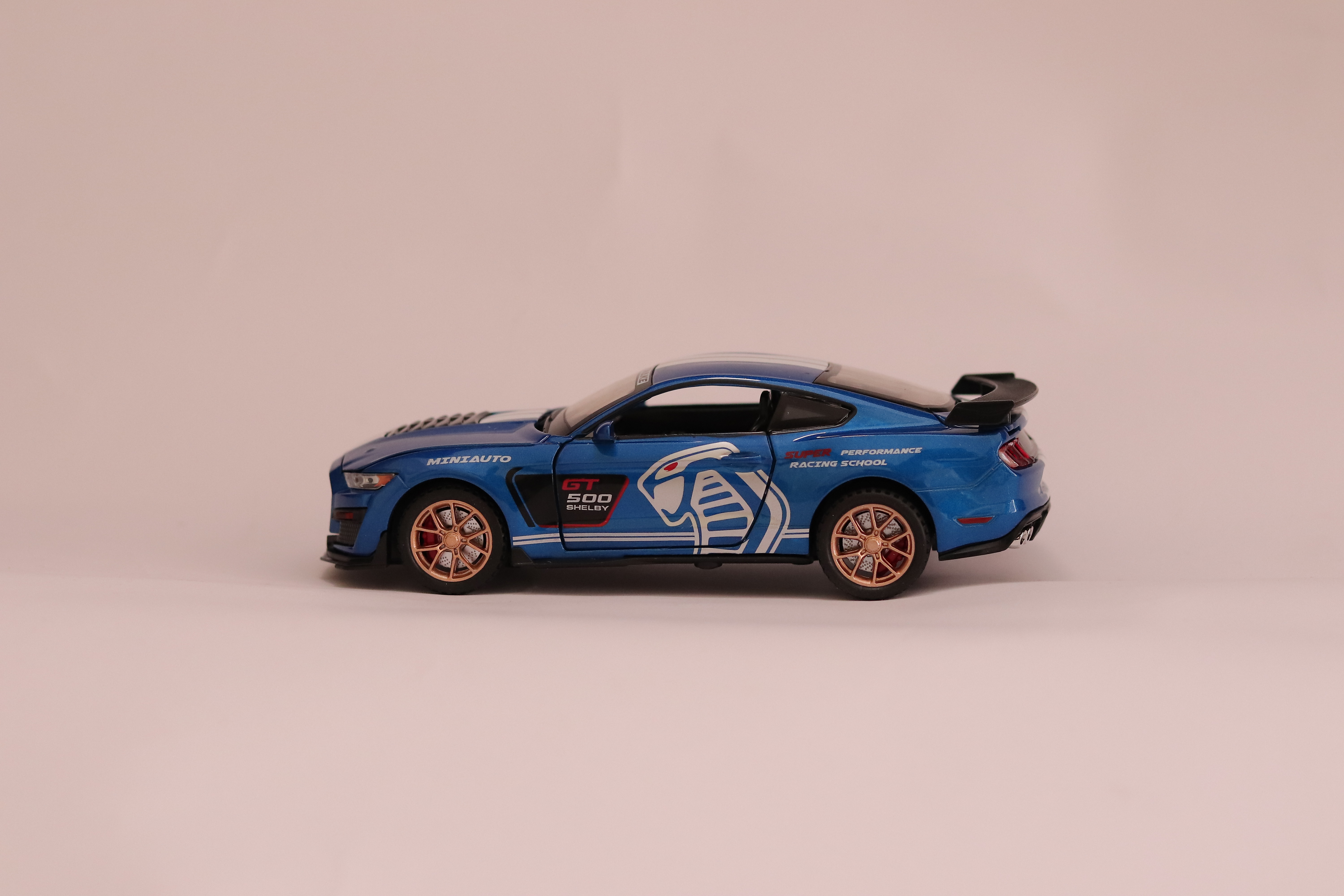 Mustang Shelby GT500 (SUPER SNAKE) 1