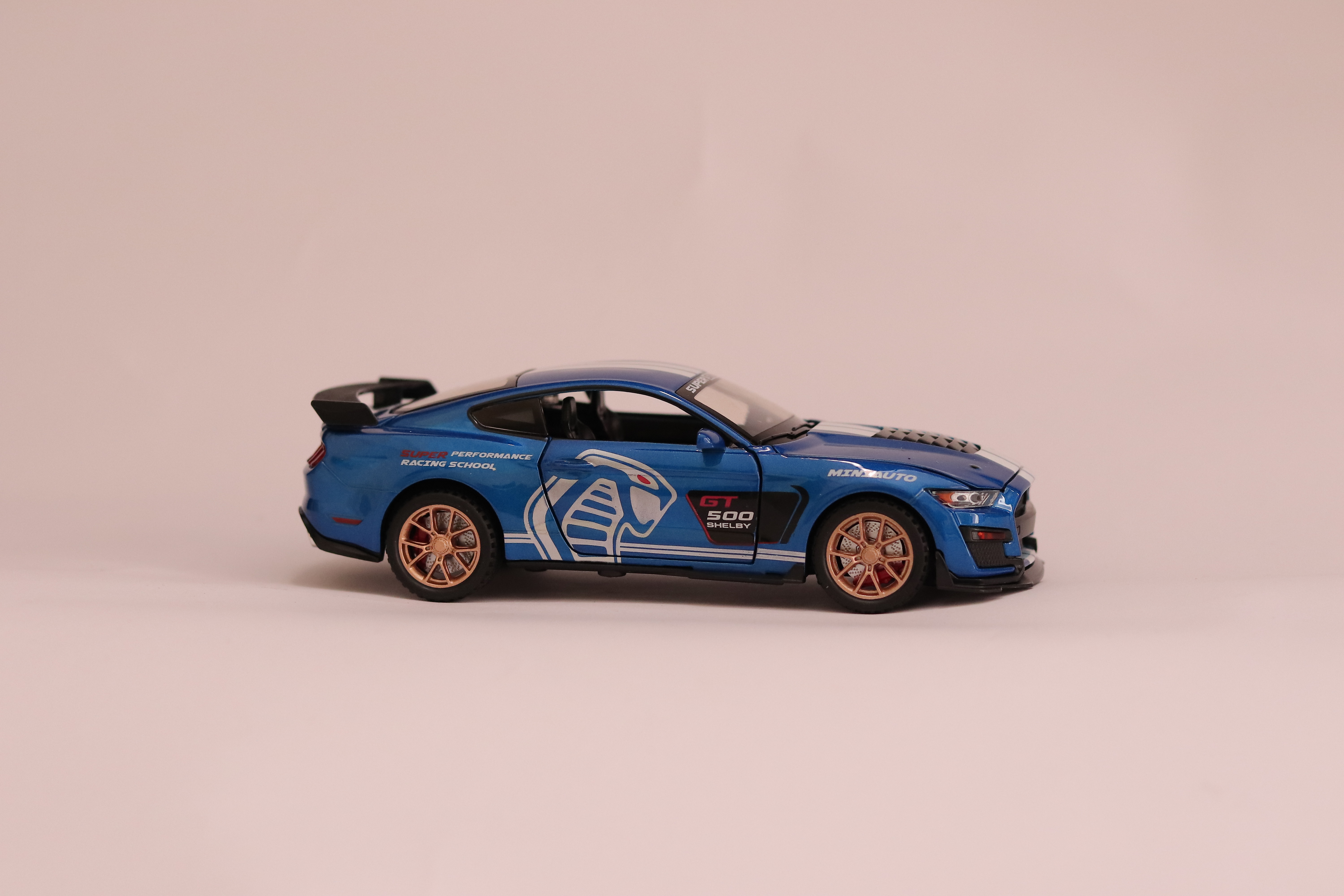 Mustang Shelby GT500 (SUPER SNAKE) 2