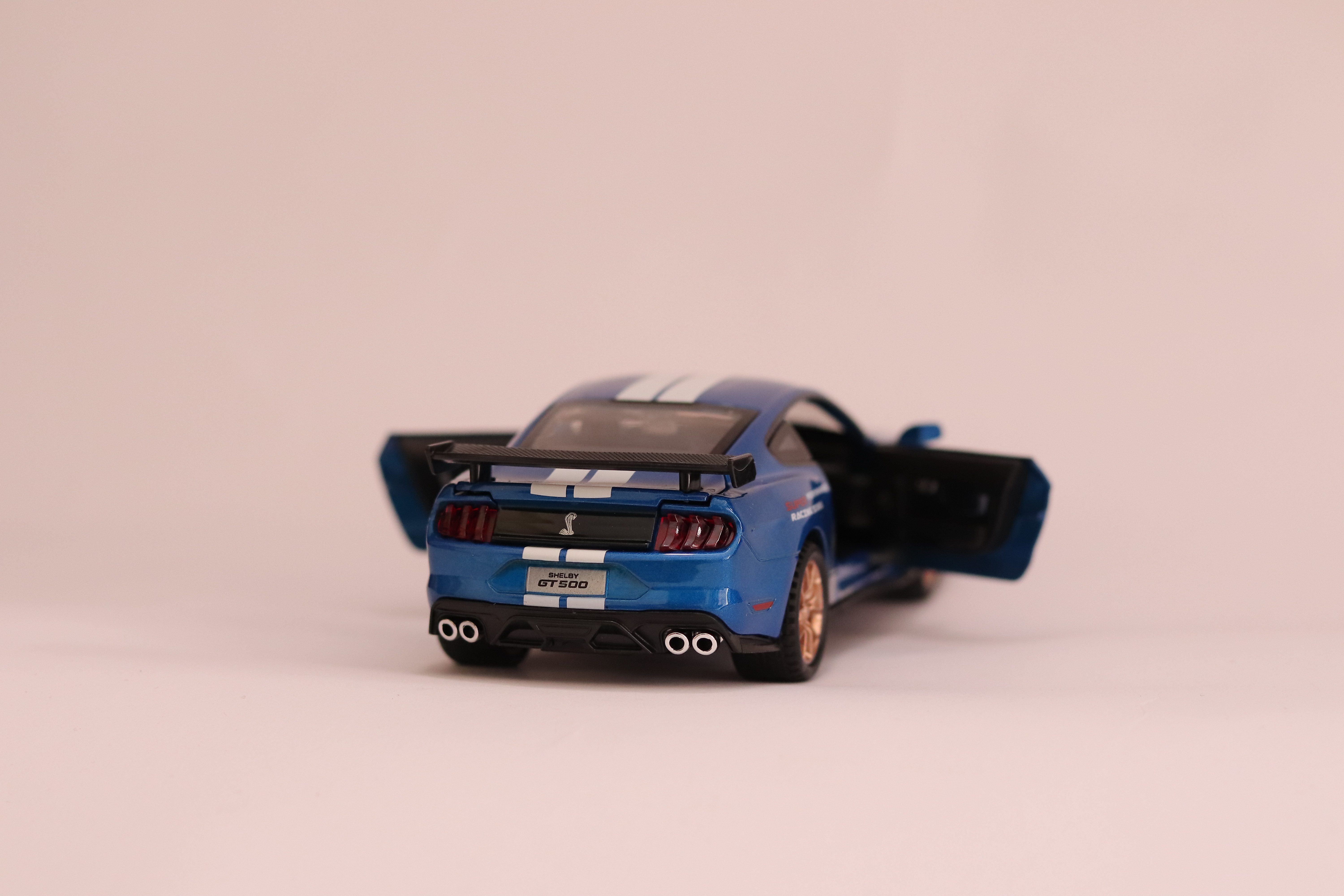 Mustang Shelby GT500 (SUPER SNAKE) 4
